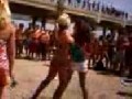 Bikini Girls Fight am Strand