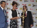 Priyanka Chopra unviels the Filmfare 3D trophy - Bollywood A