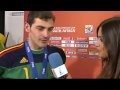 Iker Casillas küsst Reporterin