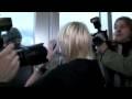 Taylor Momsen flieht vor Paparazzis