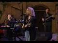 Mary Chapin Carpenter - LIVE - Passionate Kisses