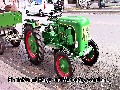 /8b29858311-ein-traktor-mit-haenger