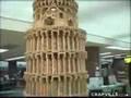 /3d3e562e2b-reporter-schmeisst-jenga-turm-mit-mehr-als-12000-teilen-um